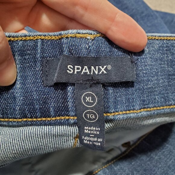 SPANX Spanxshape EveryWear Flare Jeans Pull-On Stretch Blue Women's XL x 29.5 - Picture 10 of 16